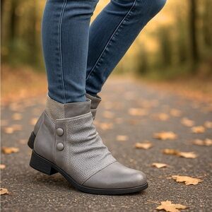 Miz Mooz Sallie Gray Leather Ankle Boots Wide Fit 38 (US 7.5–8) Button Detail